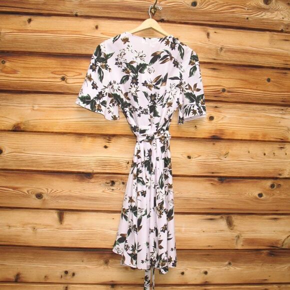 NWT Diane Von Furstenberg Lavender Silk Wrap Dress - Picture 6 of 10